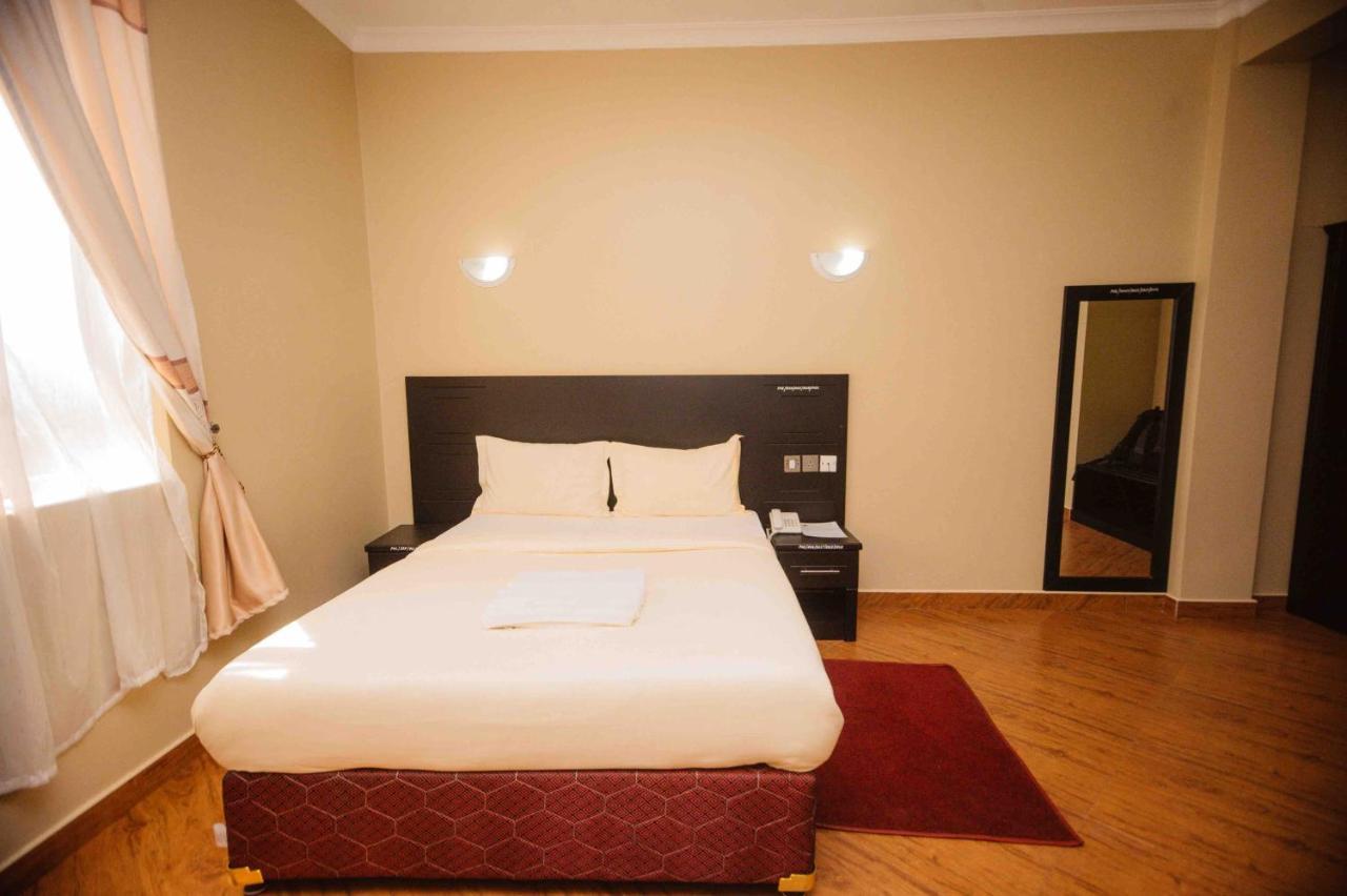 Panone Hotel Boma Boma la Ngombe Esterno foto